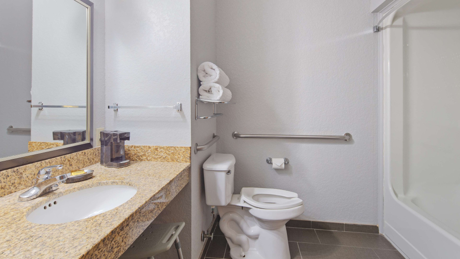 Bathroom 4, Best Western Plus Fredericksburg, Gillespie