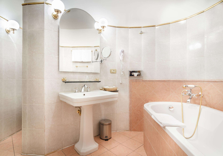 Bathroom, The King Charles, Praha 6