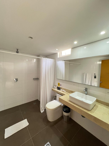 Bathroom 5, Hotel American Golf, Barranquilla
