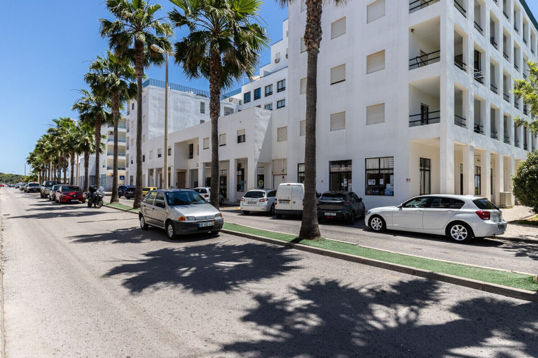 Room 5, Quarteira First Line Front Beach Pool Flat View, Loulé