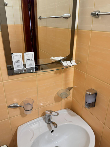 Bathroom 2, Лелеч, Iaremchans'ka
