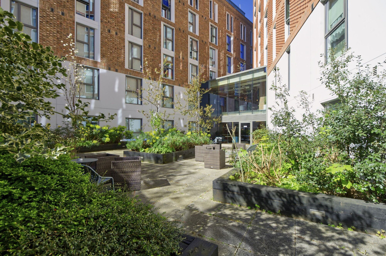 Room 3, Stylish Student Studio Minutes From Central London, London