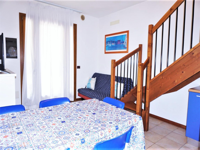 Others 3, Pleasant One-Bedroom Villa with Pool, Venezia