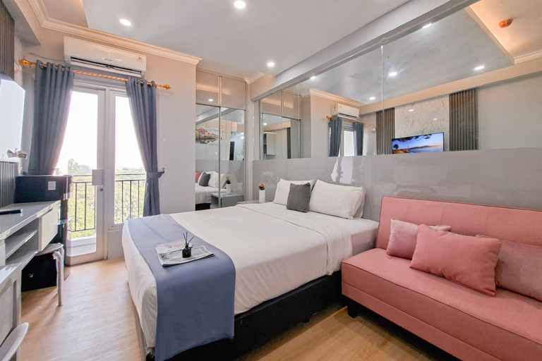 Others 1, Modern Chic Studio at Sky View Apartment By Travelio, South Tangerang