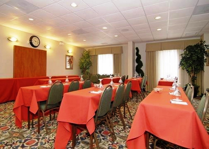 Food & Drinks 5, Comfort Inn & Suites Orlando North, Seminole