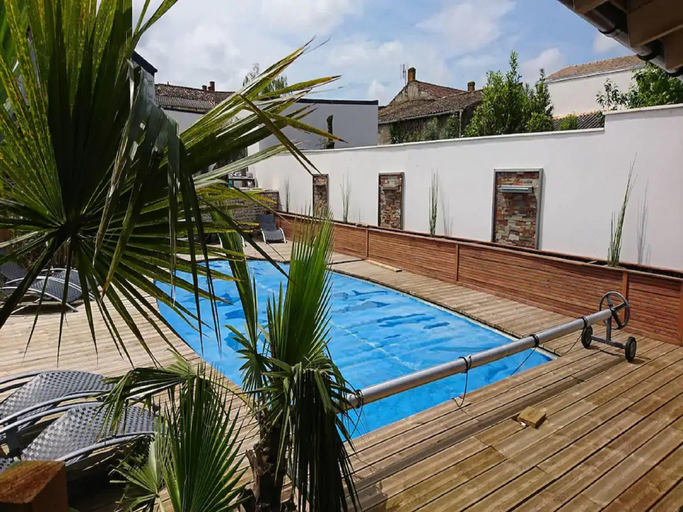 Sport & Beauty 5, Villa in Nuaille-dAunis with Private Pool, Charente-Maritime
