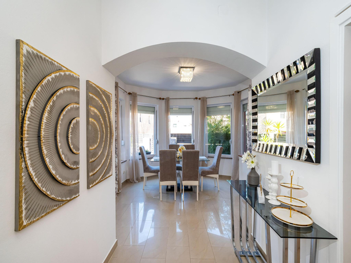 Others 4, Luxurious Villa in Dalmatia near Sea, Nin