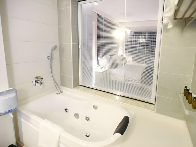 Bathroom 5, Opal Hotel, Amman