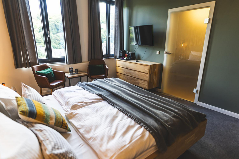 Bedroom 2, Boutique Hotel LANDHAUSZEIT, Euskirchen
