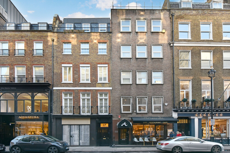 Room 3, Albemarle Elegance IV - 37as4, London