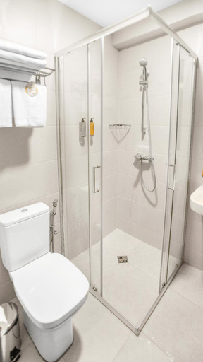 Bathroom 5, Hotel Memoir Kazbegi by DNT Group, Kazbegi