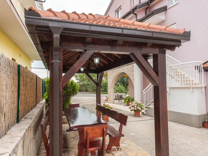 Others 2, Apartment in Imotski near Blue Lake, Imotski