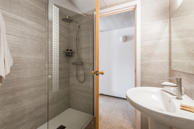 Bathroom 4, Hotel Cartago Nova by ALEGRIA, Barcelona
