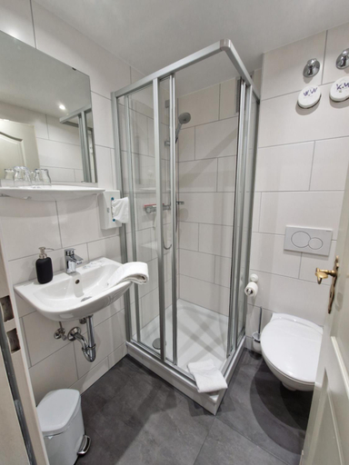 Bathroom 3, Apart Hotel Freiburg, Freiburg im Breisgau