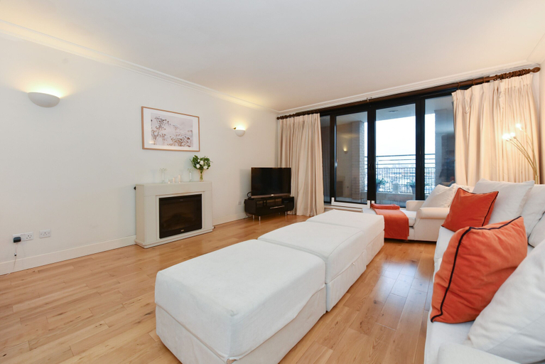 Room 4, Cromwell Style IV - 915pw, London