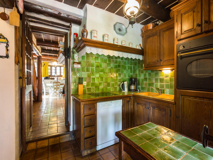 Others 4, Provencal House in Seillans with Pool, Var