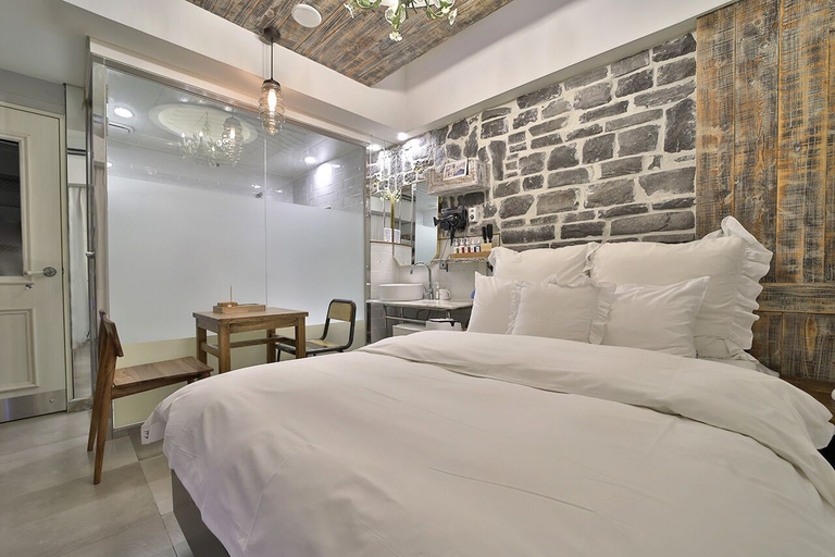 Bedroom 13
