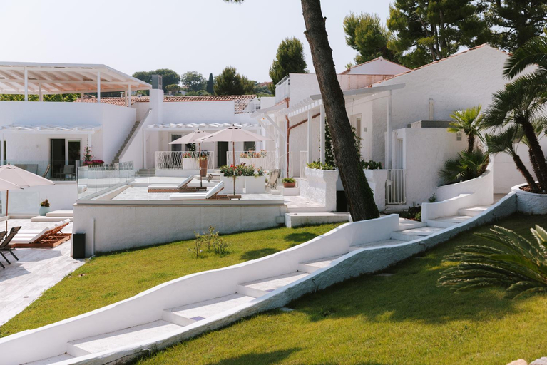 Exterior & Views 2, Nu Aria Taunus Relais, Ancona