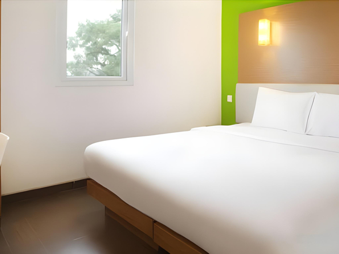 Bedroom 3, Amaris Hotel Ponorogo, Ponorogo