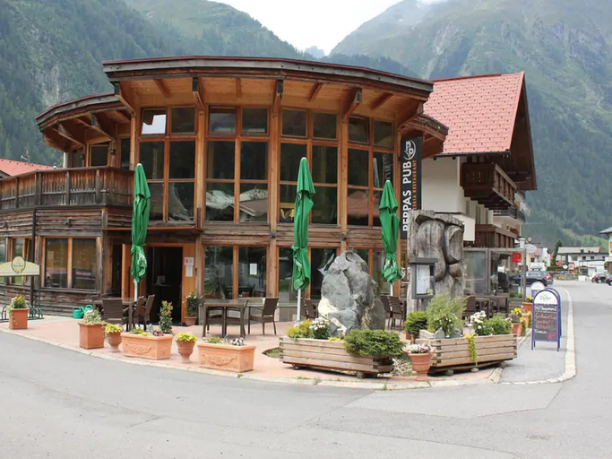 Exterior & Views 1, Apartment in Huben near Ski Slopes, Imst