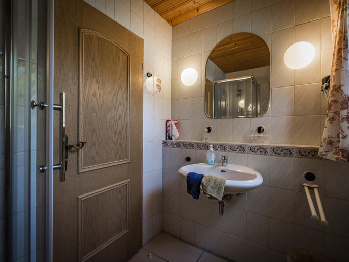 Bathroom 5, Hotel- Pension Oechsner, Berchtesgadener Land