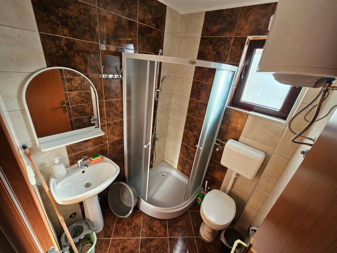 Bathroom 3, Zak Apartments