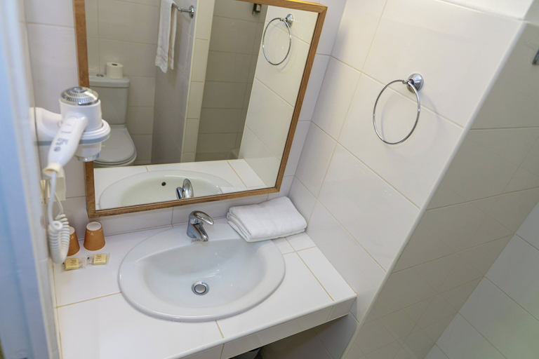 Bathroom 5, Hôtel Les Oliviers, Var