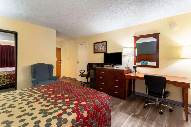 Bedroom 4, Econo Lodge Gallup West, McKinley