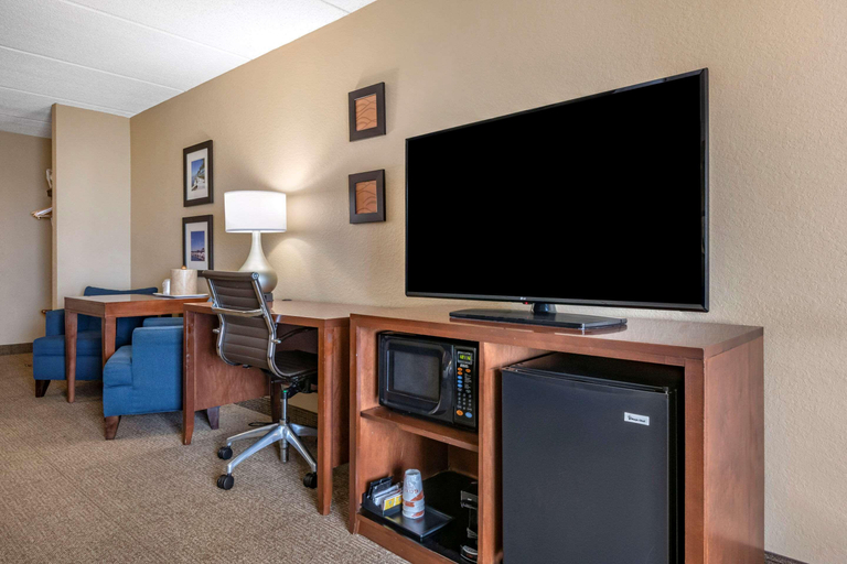 Bedroom 3, Comfort Inn & Suites Orlando North, Seminole