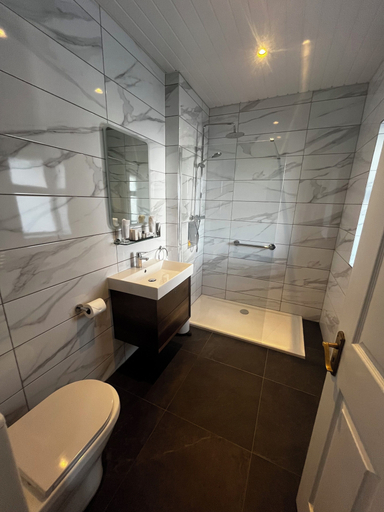 Bathroom 4, Milltown House