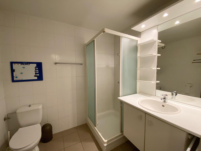 Bathroom, Apartment With Bicycle Storag, West-Vlaanderen