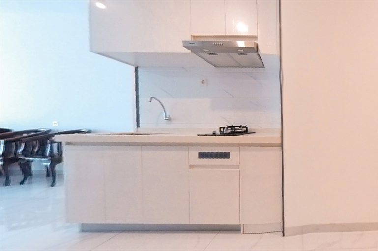 Private kitchen 3, Spacious and Simple 3BR Sky House BSD Apartment, South Tangerang