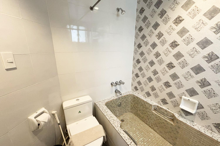 Bathroom 4, Camelot Hotel Quezon City powered by Cocotel, Quezon City