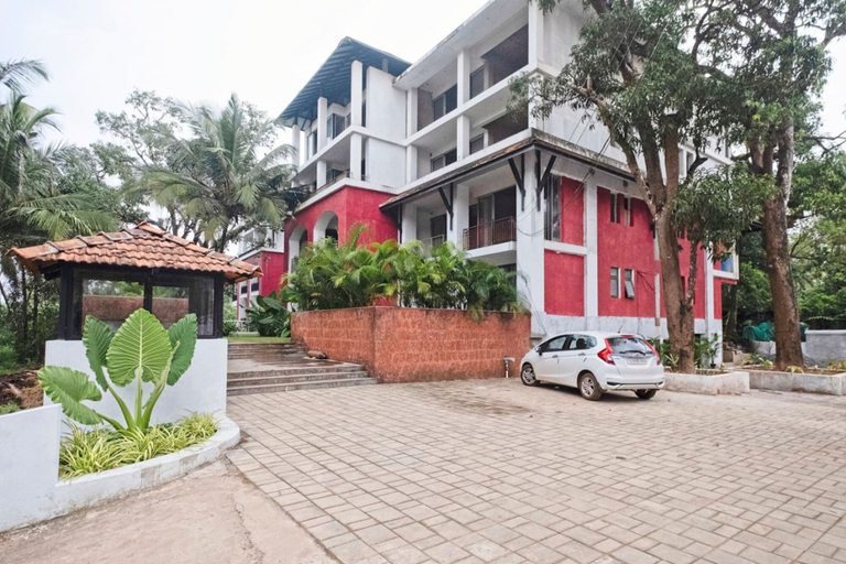 Exterior & Views, Sol Banyan by Hireavilla - 2BR w Pool in Candolim, North Goa