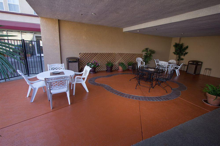 Exterior & Views 2, Comfort Suites Visalia Convention Center, Tulare