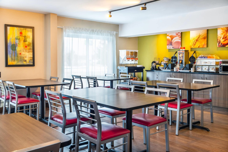 Food & Drinks 5, Comfort Inn Dryden, Kenora