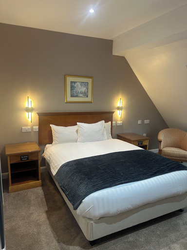 Bedroom 5, DeSalis Hotel London Stansted, Essex