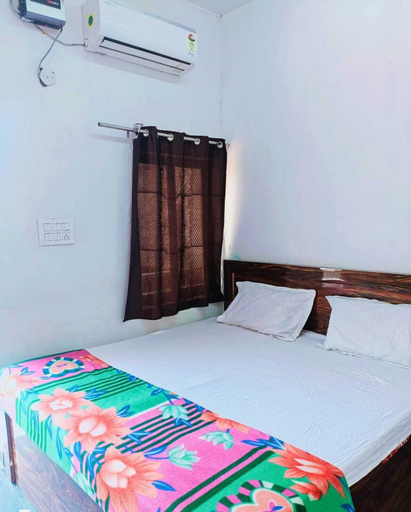 Bedroom 2, SHRI  KRISHNA SHRYAASHRYA ASHRAM, Mathura