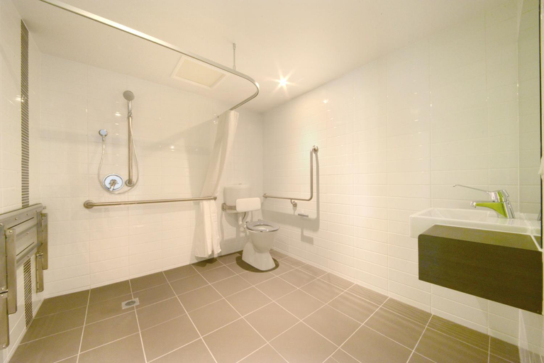Bathroom 4, Mackay Oceanside Central Hotel, Mackay - Pt A