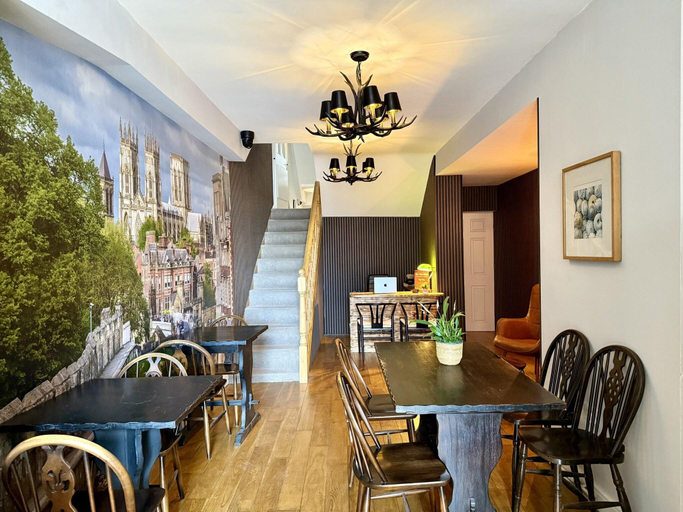Food & Drinks 5, The Crescent Guest House, York