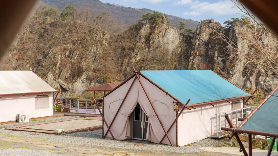 Exterior & Views 2, Chungju Palbong Glamping, Chungju