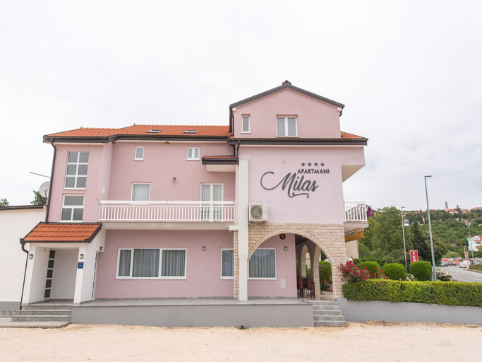Others 5, Apartment in Imotski near Lakeside Bliss, Imotski