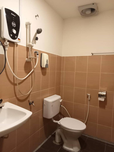 Bathroom 4, I Harmony Hotel, Johor Bahru