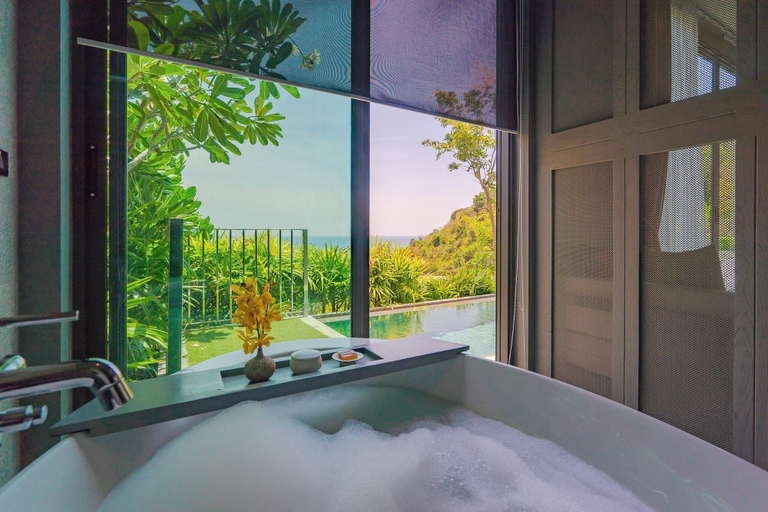 Bathroom 11
