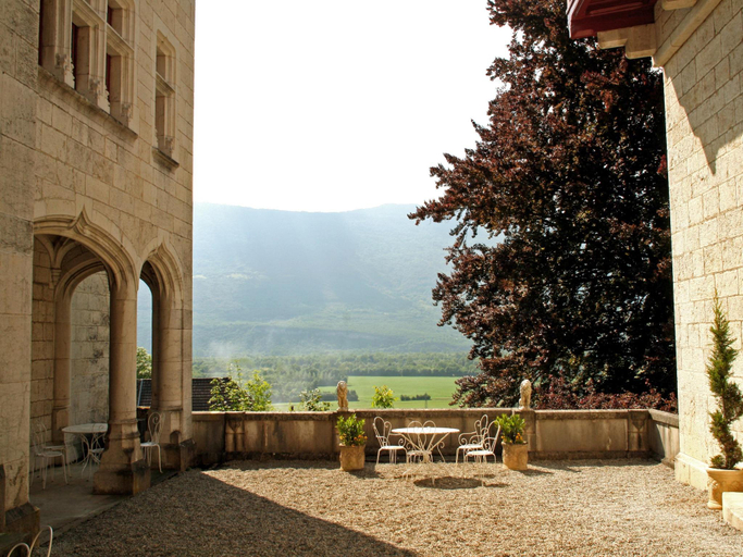 Others 5, Apartment near French Alps, Savoie