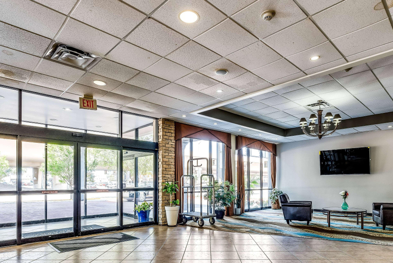 Public Area 2, Wyndham Garden Wichita Downtown, Sedgwick