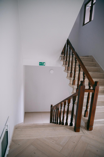 Others 5, Hotel Merkaj, Beratit