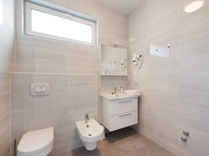 Bathroom 3, Villa on Adriatic Island with Pool, Vir