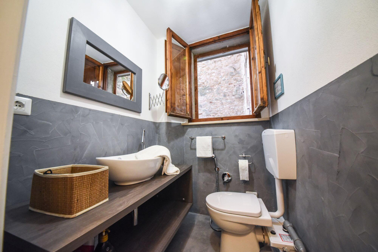 Bathroom 5, Il Sogno di Annalisa, Pisa