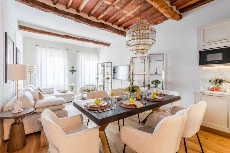 Room 5, Casa Meg in Lucca With 3 Bedrooms and 2 Bathrooms, Lucca